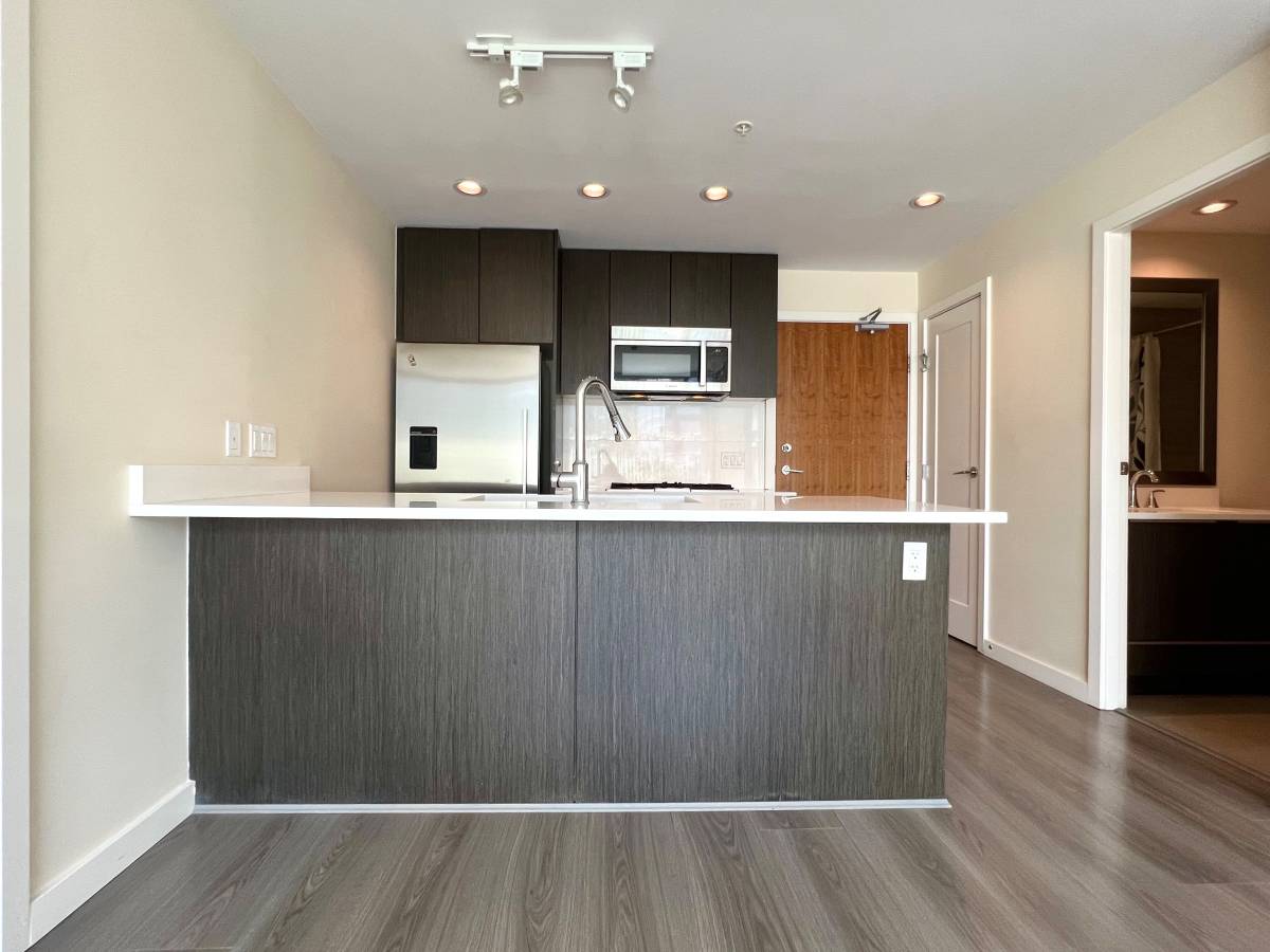 601 - 8677 Capstan Way