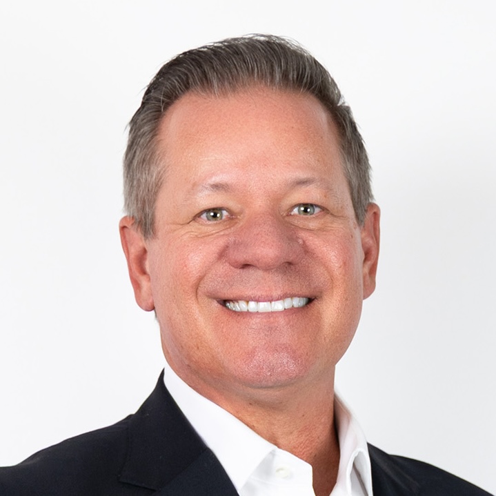 EP20: Scaling Consistency Across 3,700 Employees in Fitness