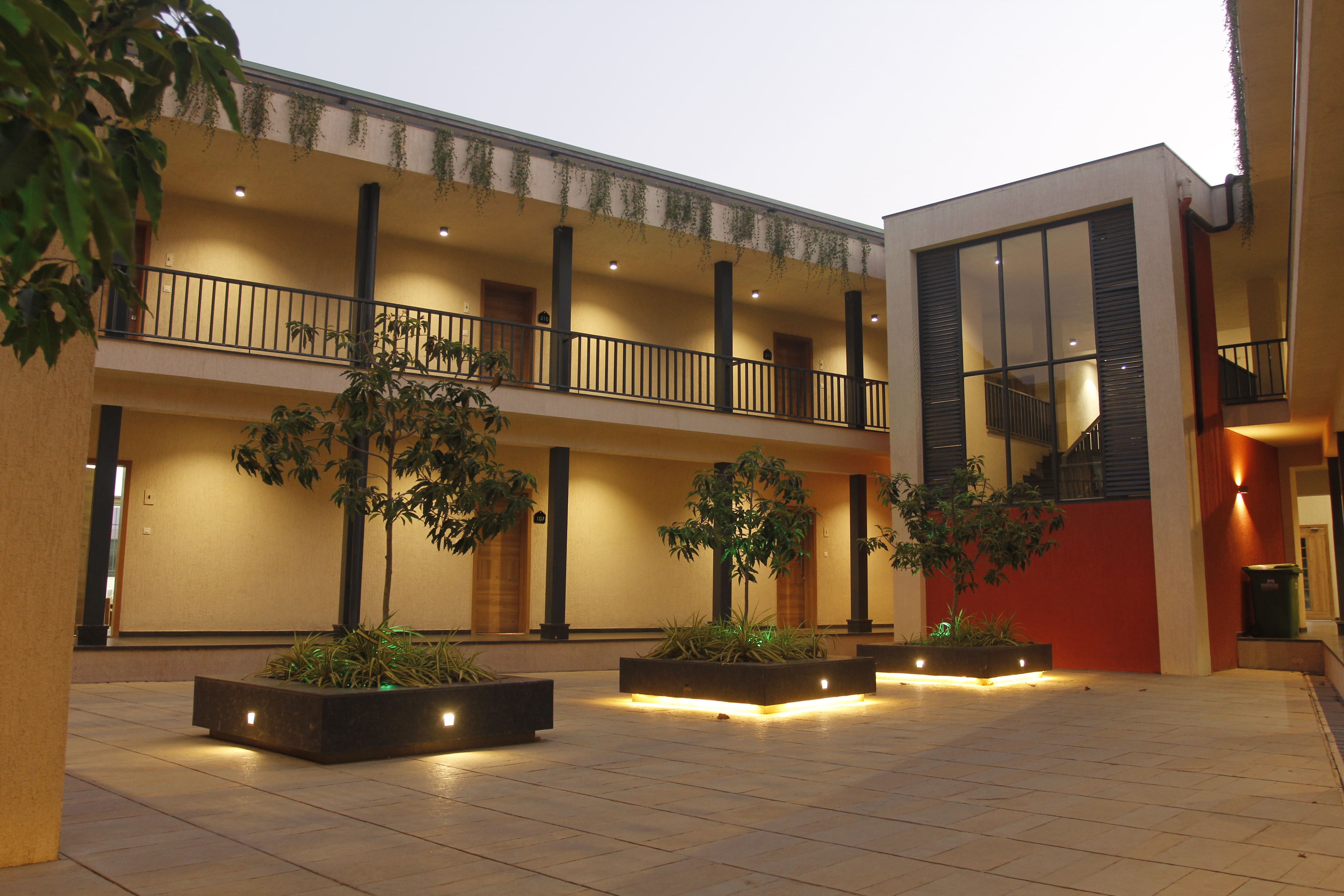 निवास व्यवस्था