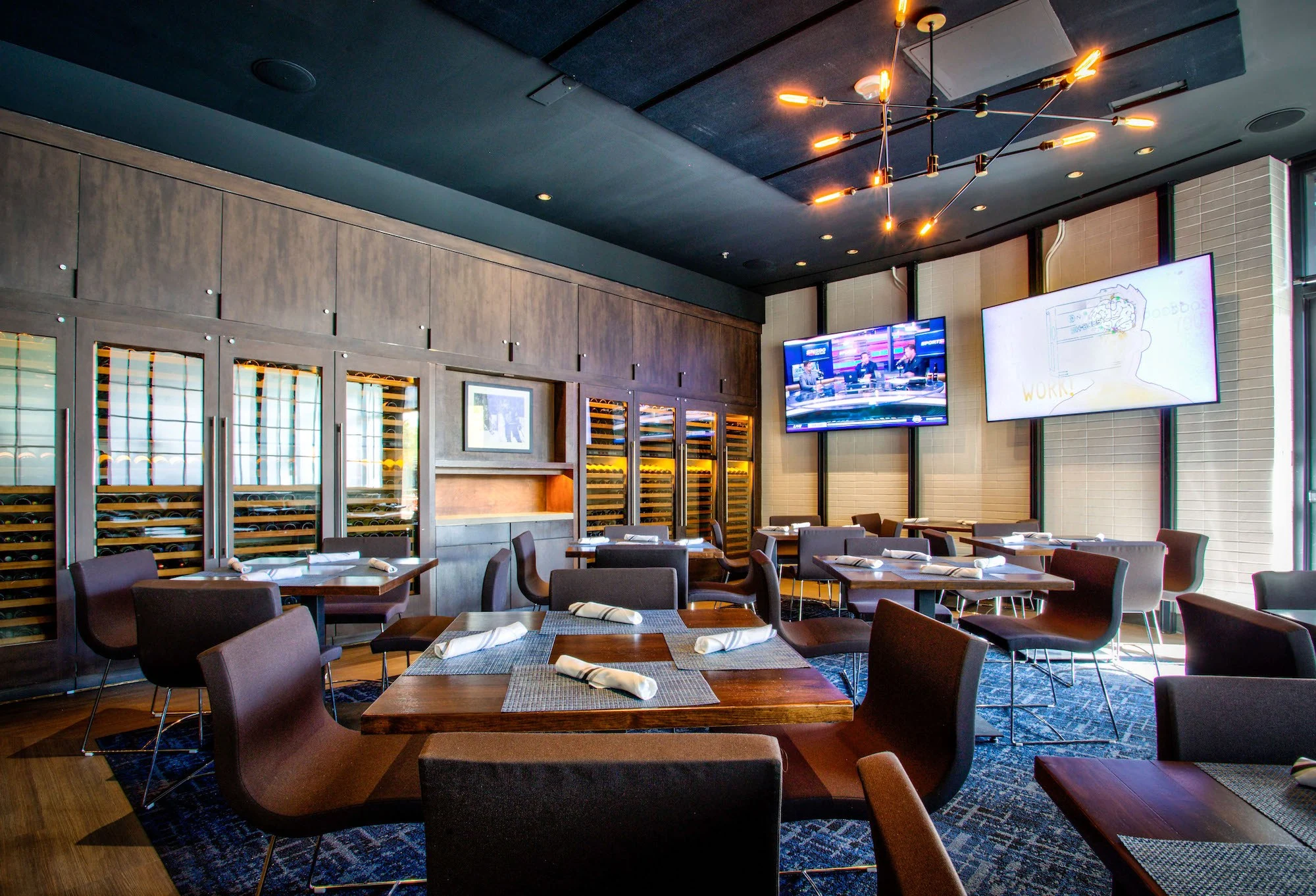 A private dining room at Wolfgang Puck Players Locker