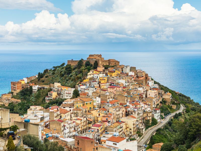 Vista dall'alto di Caronia