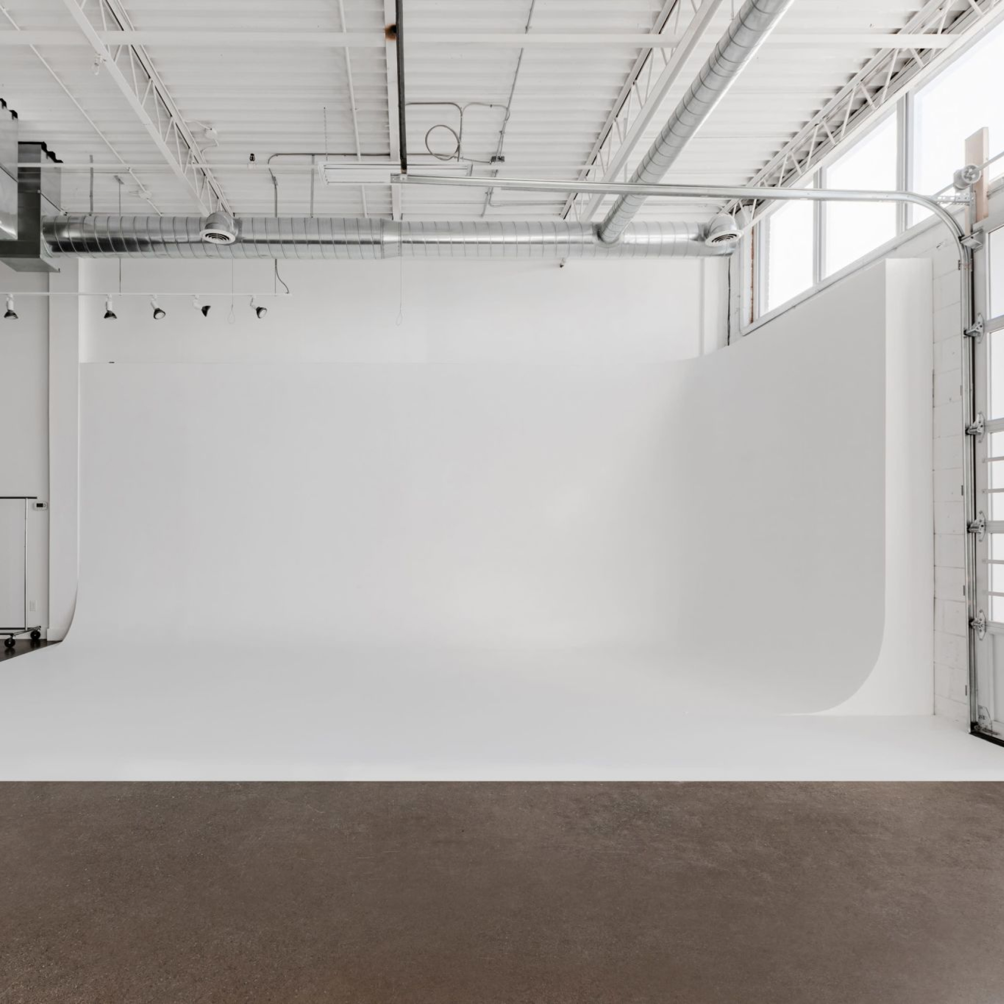 cyc wall for photography studio