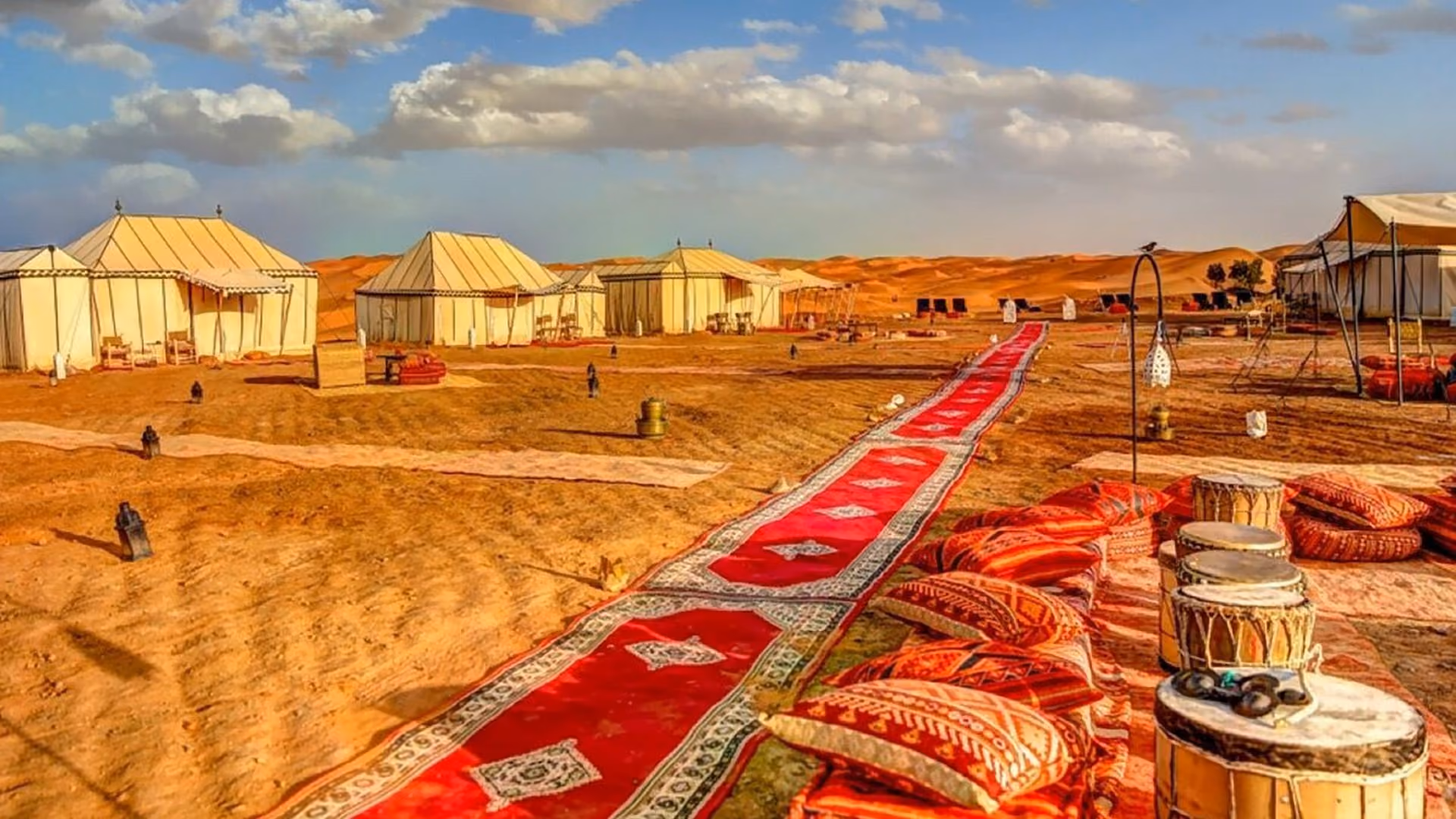 Erg Chebbi, Desert Camps 