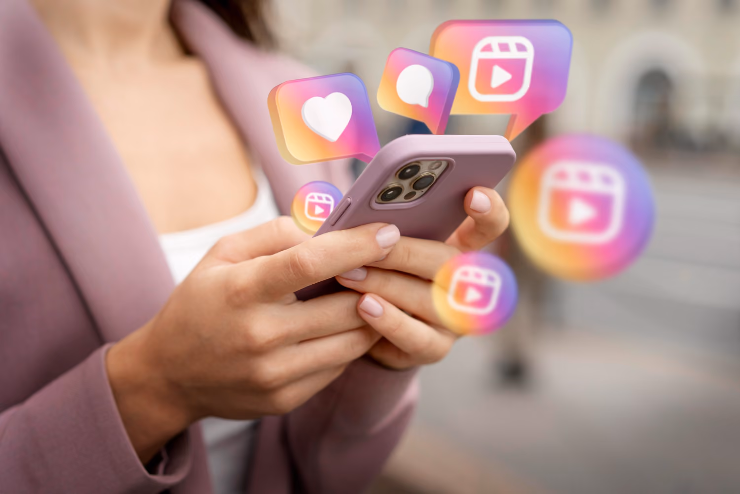 Do You Need a Social Media Manager or a Community Manager?