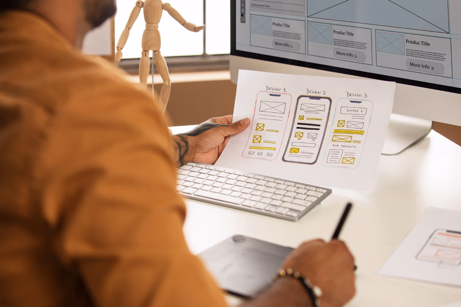 Should You Hire a Graphic or a UX/UI Designer?