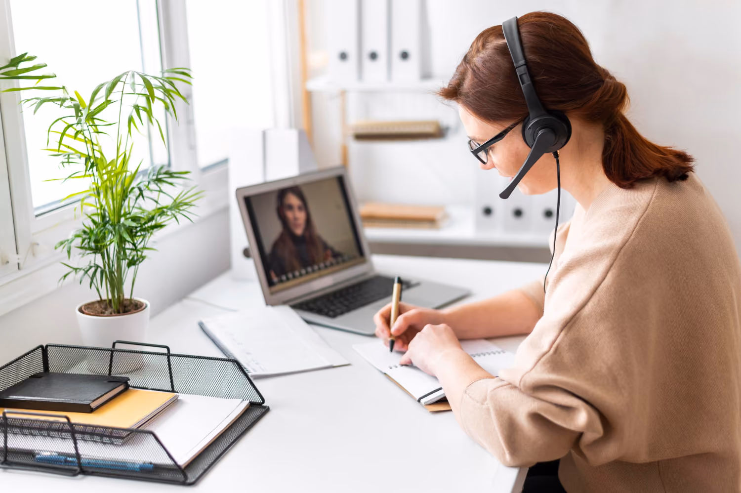 Why Hire a Virtual Assistant From Latin America? 7 Benefits in 2026