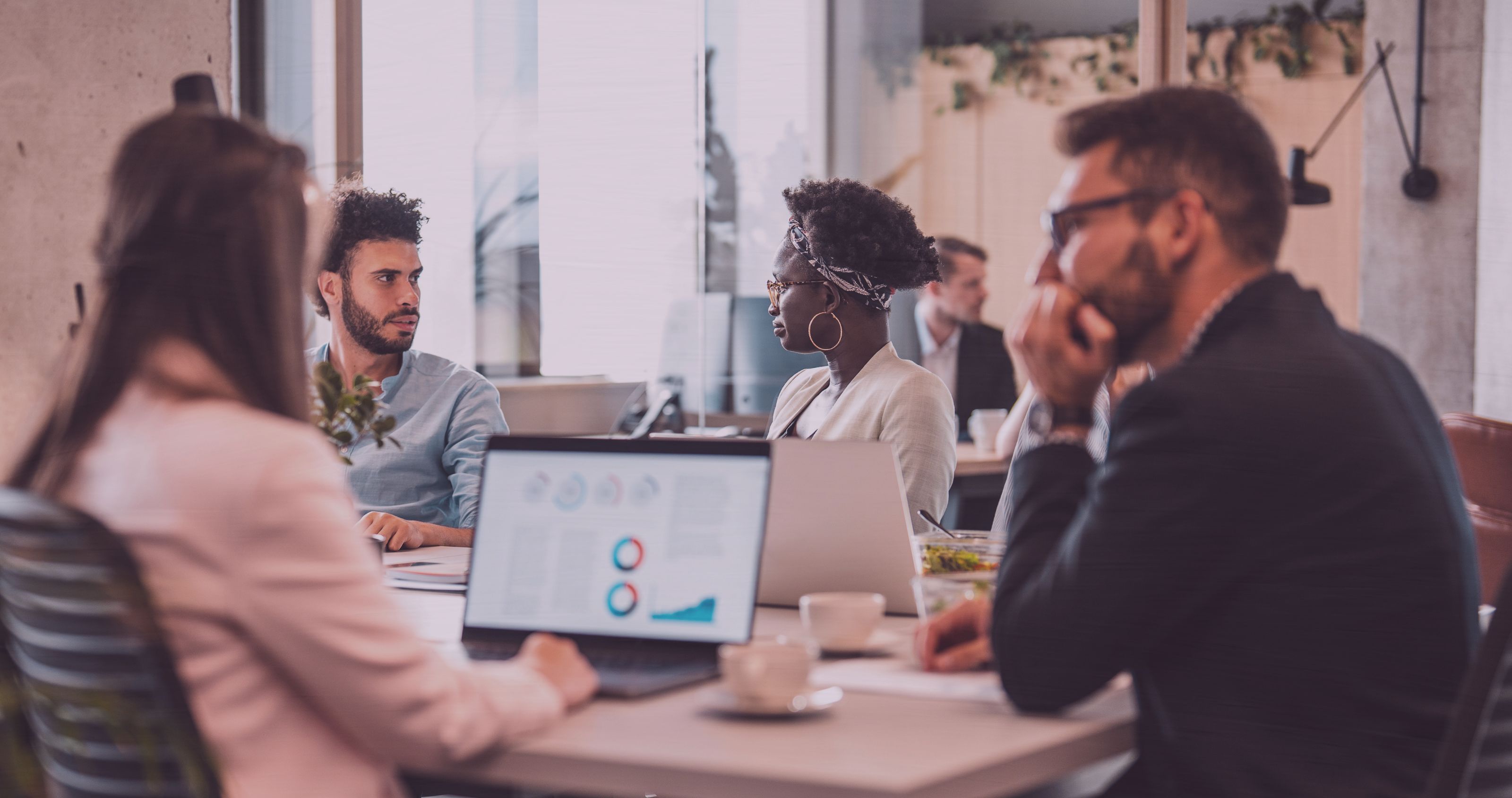 Beyond the Noise: Choosing the Right Social Media Marketing Agency in 2026