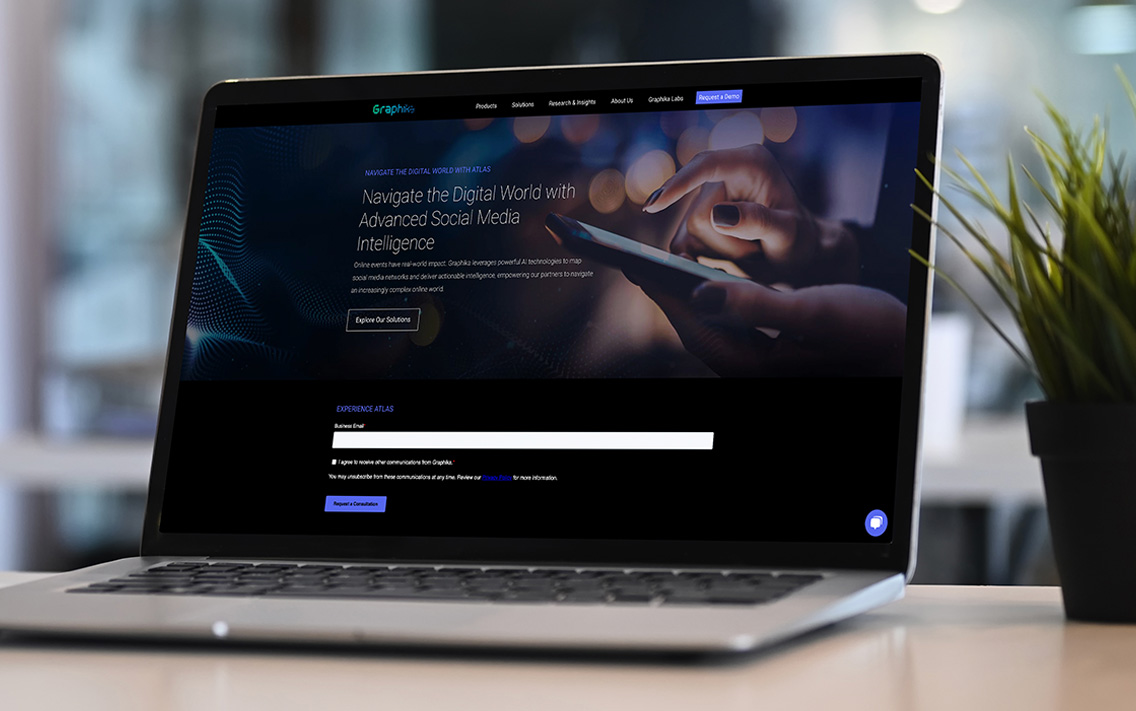 Graphika web in laptop