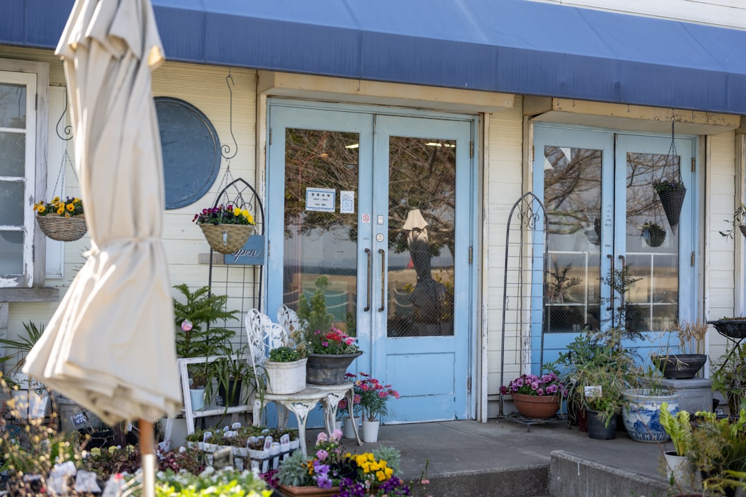 Maine small business storefronts with property protected by insurance - business property insurance Maine Maine small business storefronts with property protected by insurance - business property insurance Maine