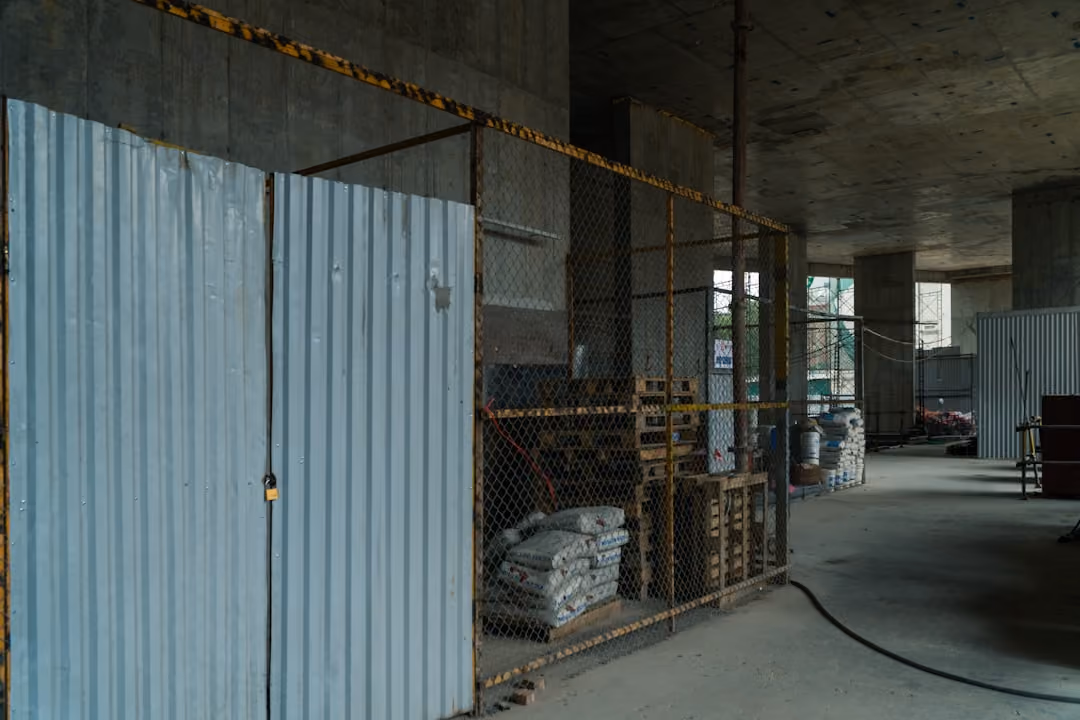 Image of a secured job site storage box - affordable tools insurance quotes