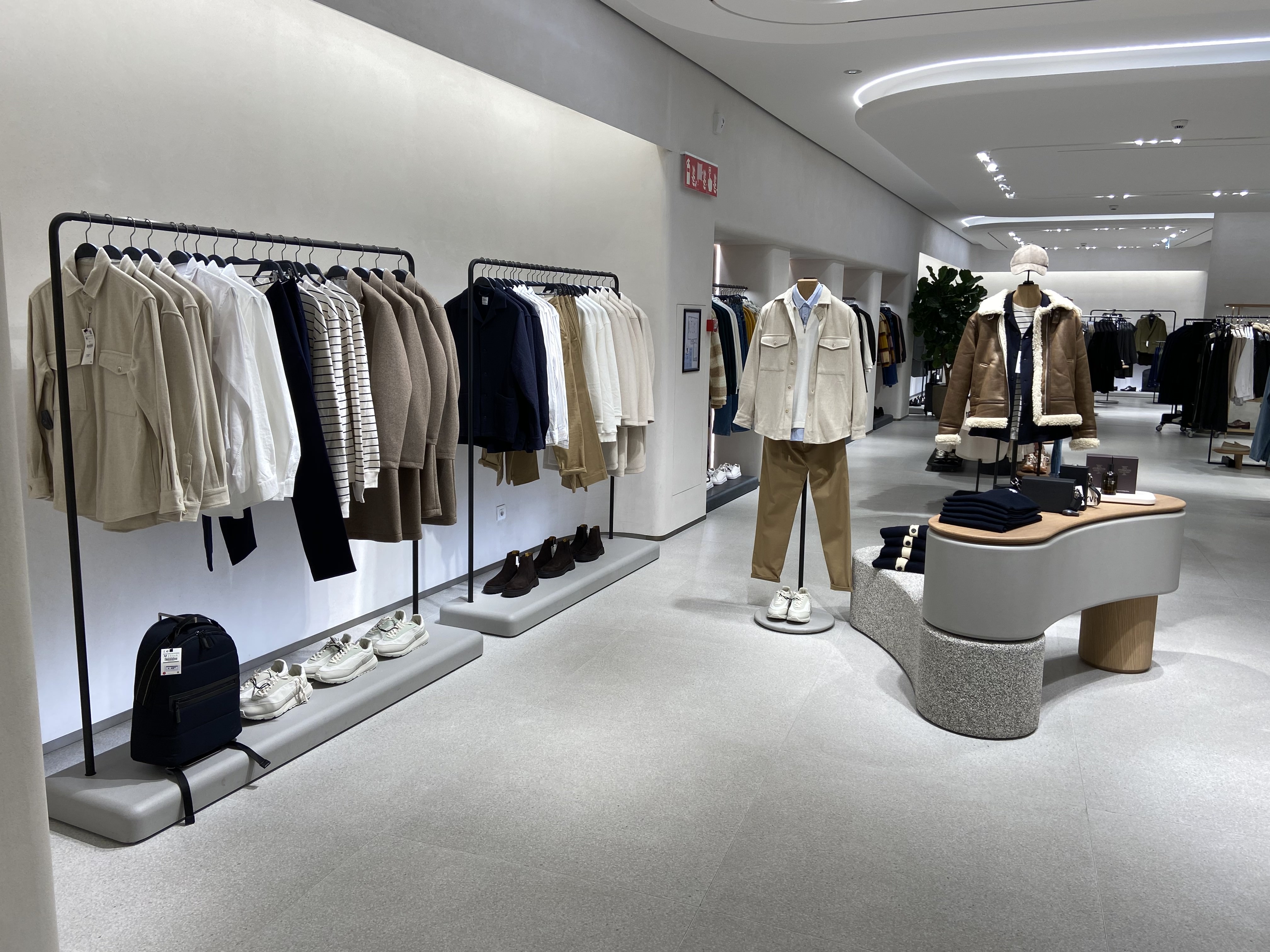 Entrance collection Zara Leiden.