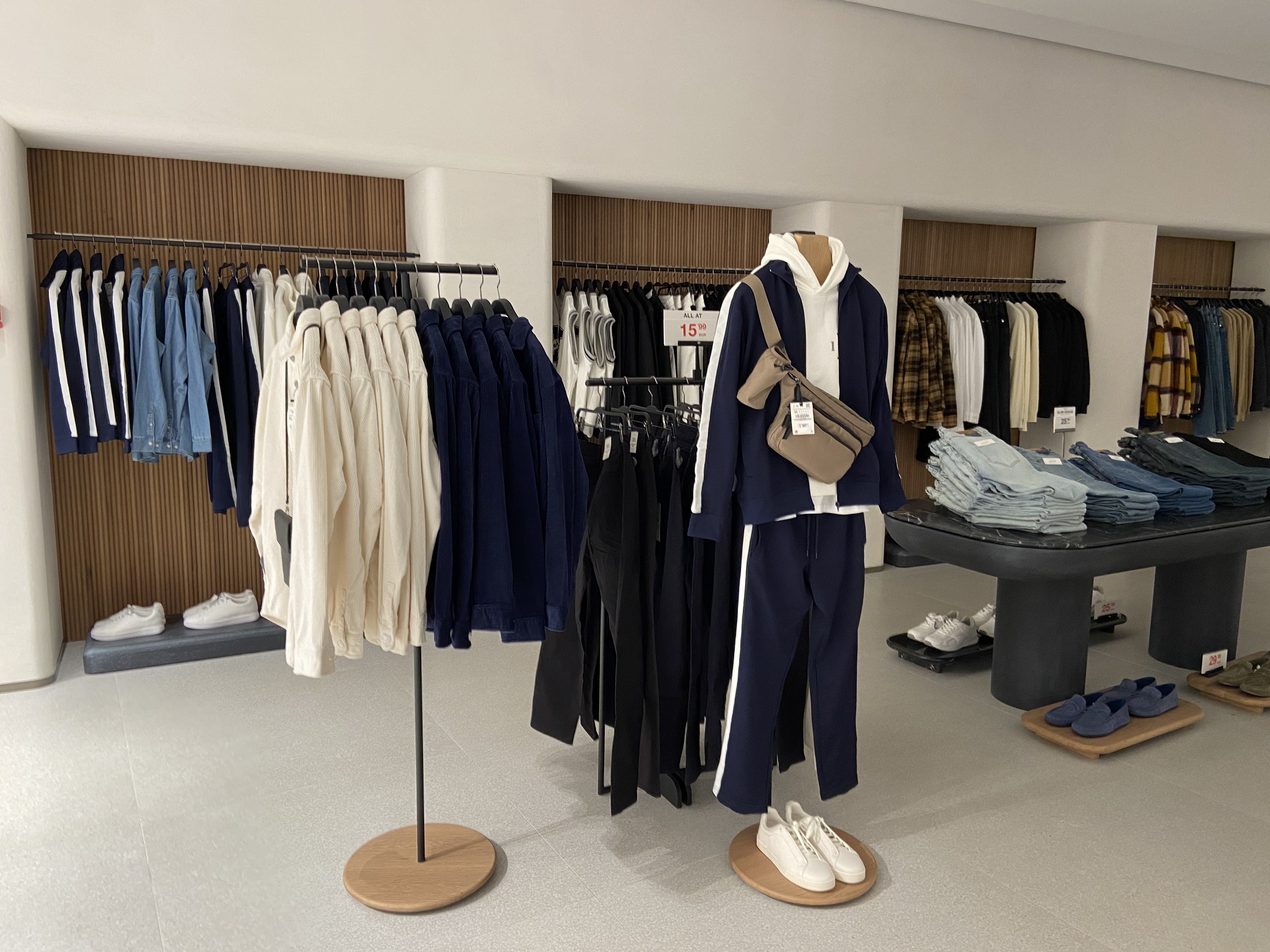 Global collection Zara Leiden.