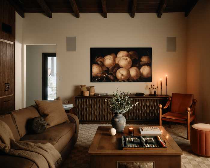 An after image shows the effect of the darkened ceiling beams.