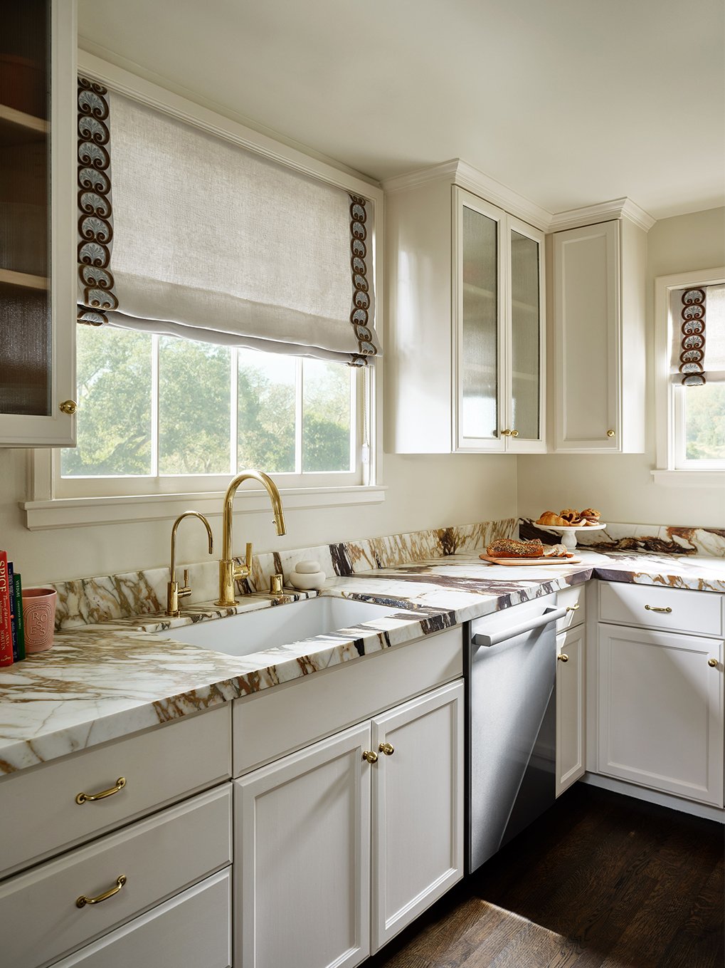 cream kitchen