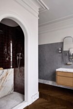 Photographed by Adrian Gaut, interior design by Crystal Sinclair, styled by Katja Greef. From a remodelled Harlem brownstone without a white wall in sight