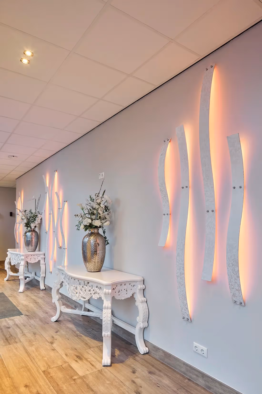 Gegroepeerde wandarmaturen in multicolor ledverlichting warm pink