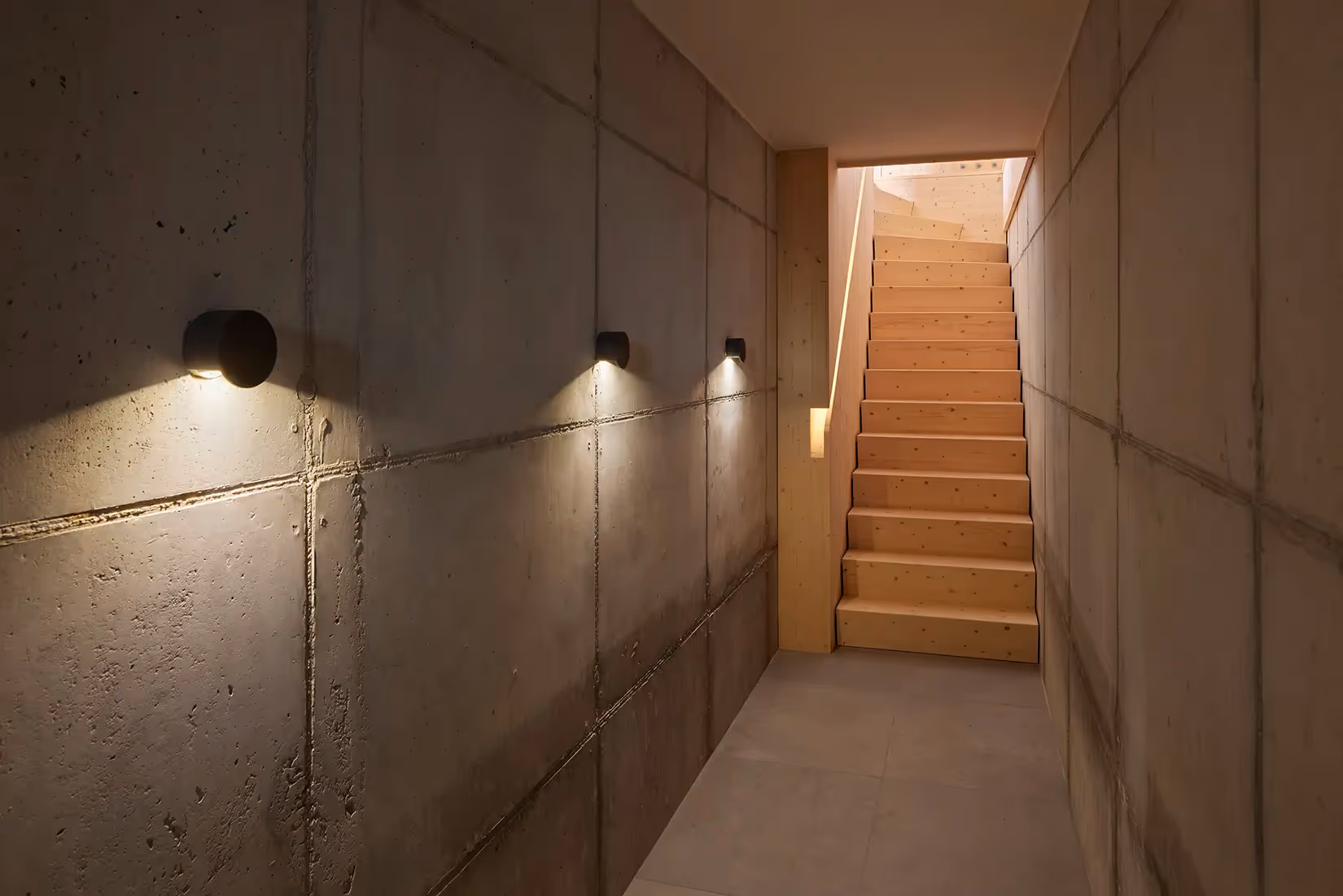 Sfeervolle corridorverlichting.