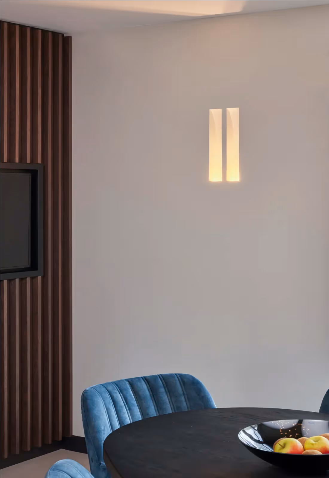 Geheel verzonken en strak vormgegeven indirecte verlichting.