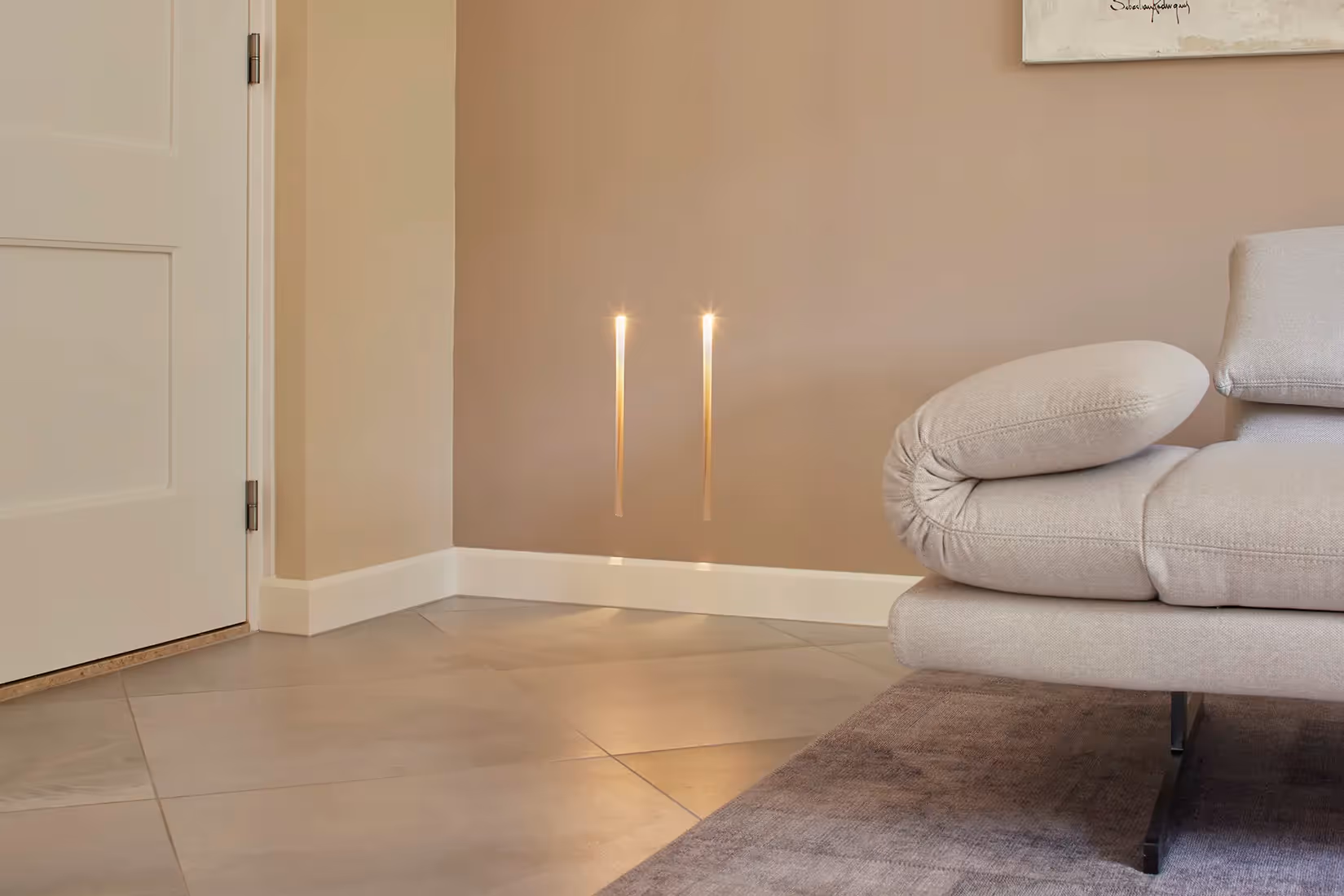 Ingestucte wandarmaturen als sfeer- en oriëntatieverlichting.