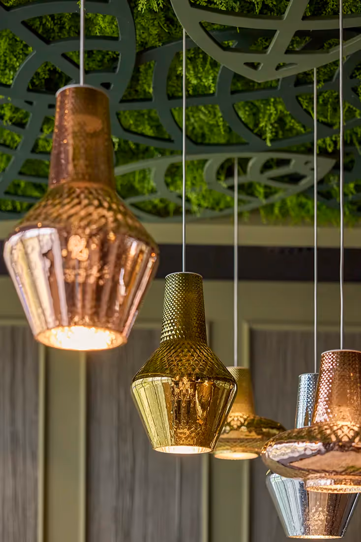 Glazen hangarmaturen.