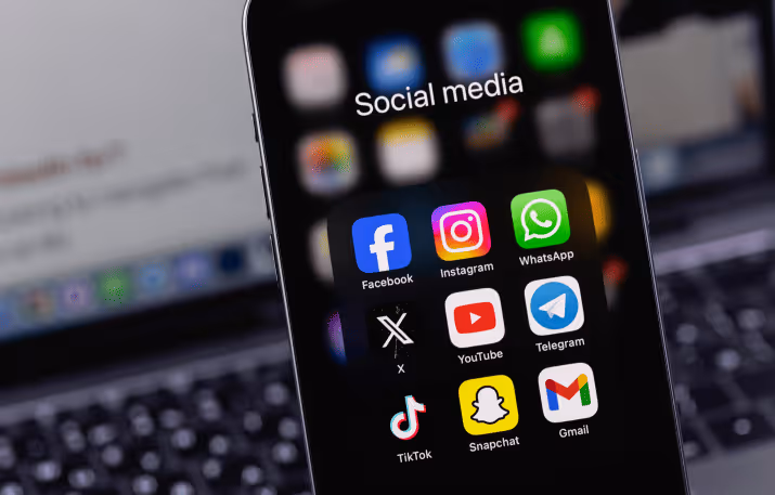 How to Make a Social Network App in 2025