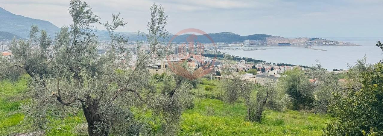 Na prodaju kuća u Baru, naselje Šušanj, sa predivnim | BR-K-001