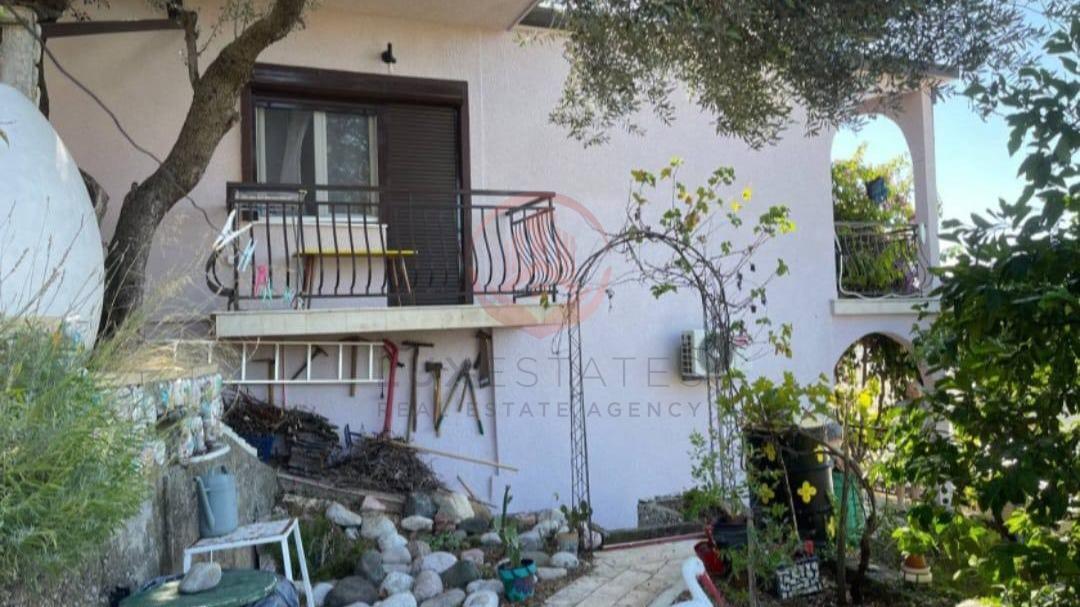 Na prodaju kuća u Sutomoru, Bar, na lokaciji Pobrdje, iznad | BR-K-006