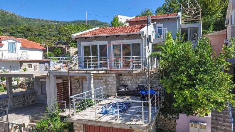 Na prodaju kuća površine 120 m² na placu od 174 m² u | KO-K-001