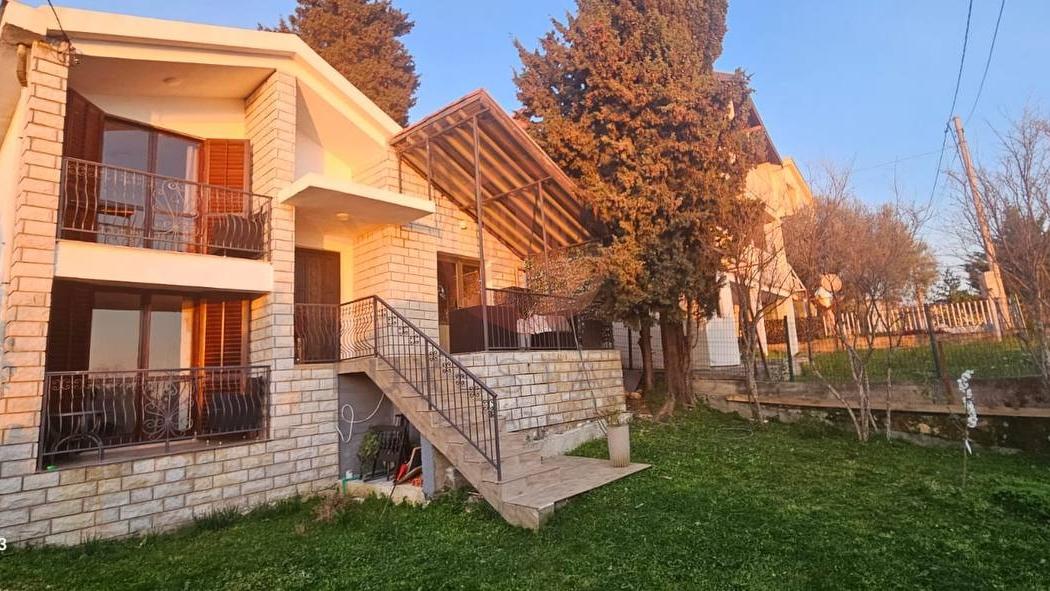 Na prodaju kuća u Baru, naselje Dobra Voda, površine 100 m² | BR-K-015