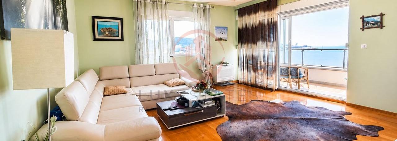 Na prodaju luksuzan trosoban stan površine 104 m2 u | BR-S-016