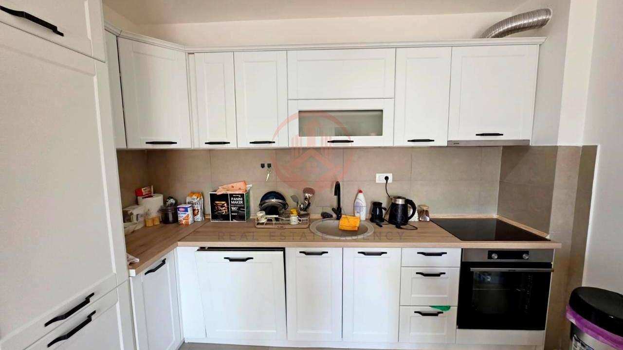 Prodaje se opremljen jednosoban stan površine 49 m2 u | BR-S-021