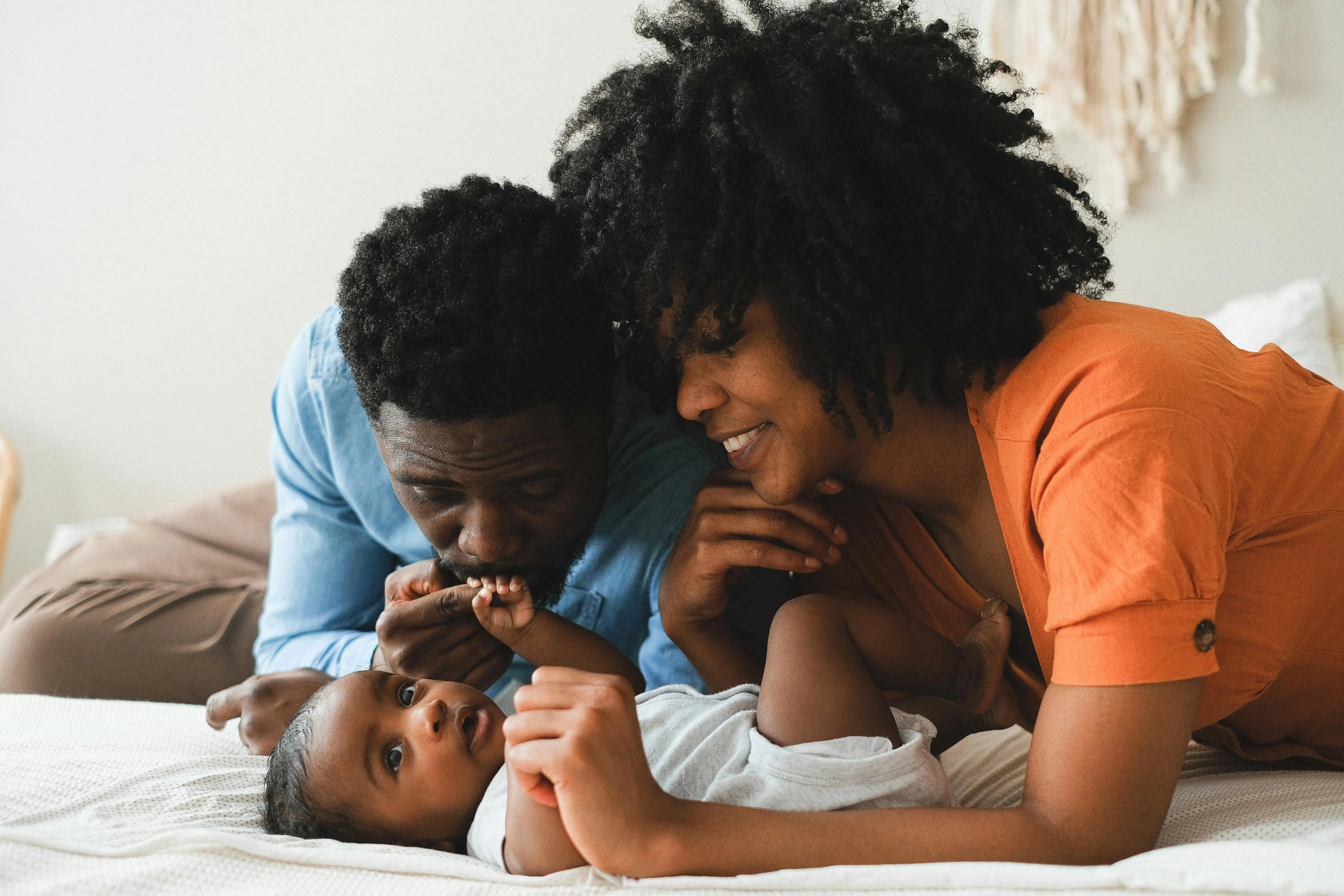 Feeling Distant After Baby? A Couples Therapist’s Guide to Rebuilding Intimacy