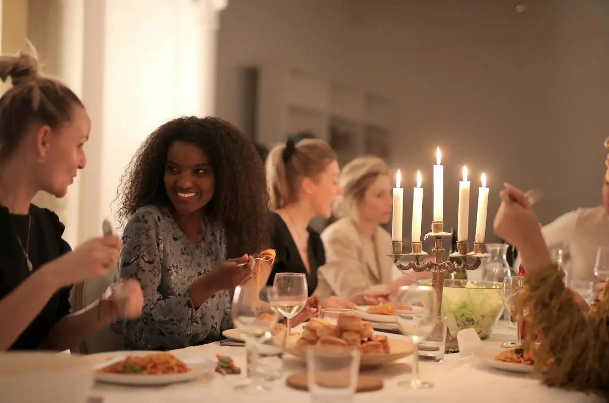 How to Set Boundaries With Family Over the Holidays Without Feeling Guilty