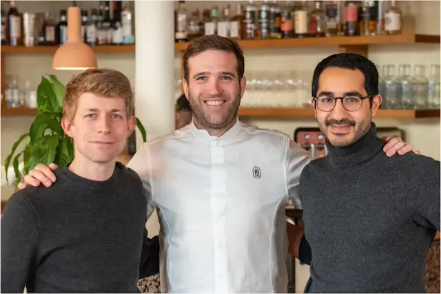 Alexandre Marchon, Tom Le Bras, CEO chez Orus et Amin Toussin, directeur assurance chez Orus au restaurant Marchon à Paris