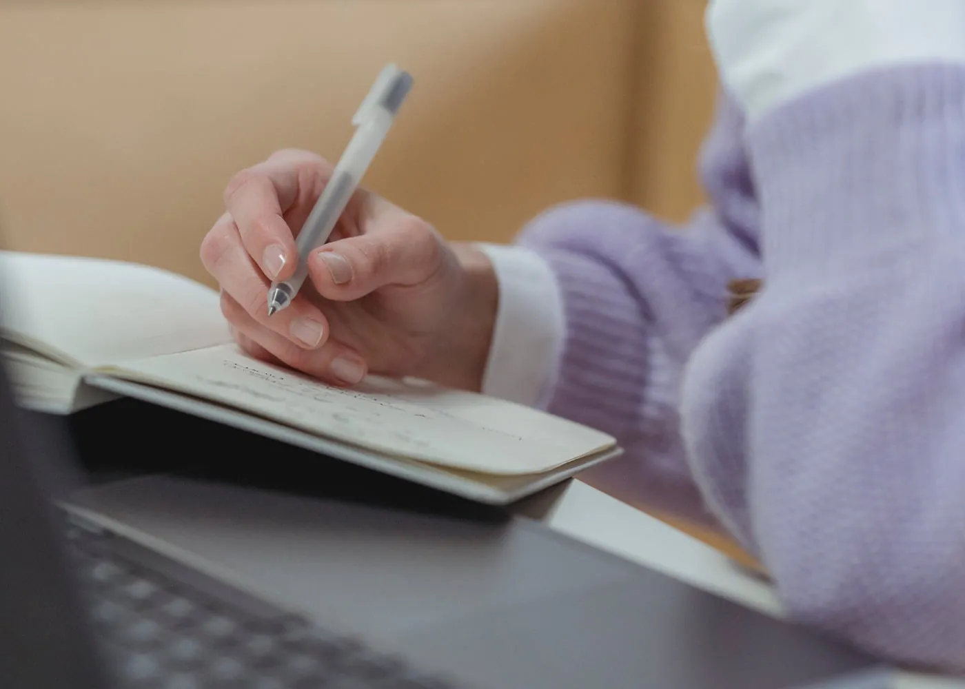 entrepreneur qui compare des assurance rc pro