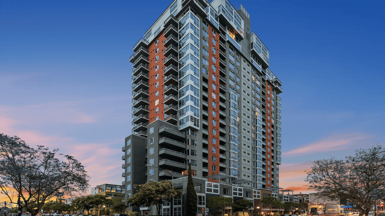 300 W Beech St UNIT 4