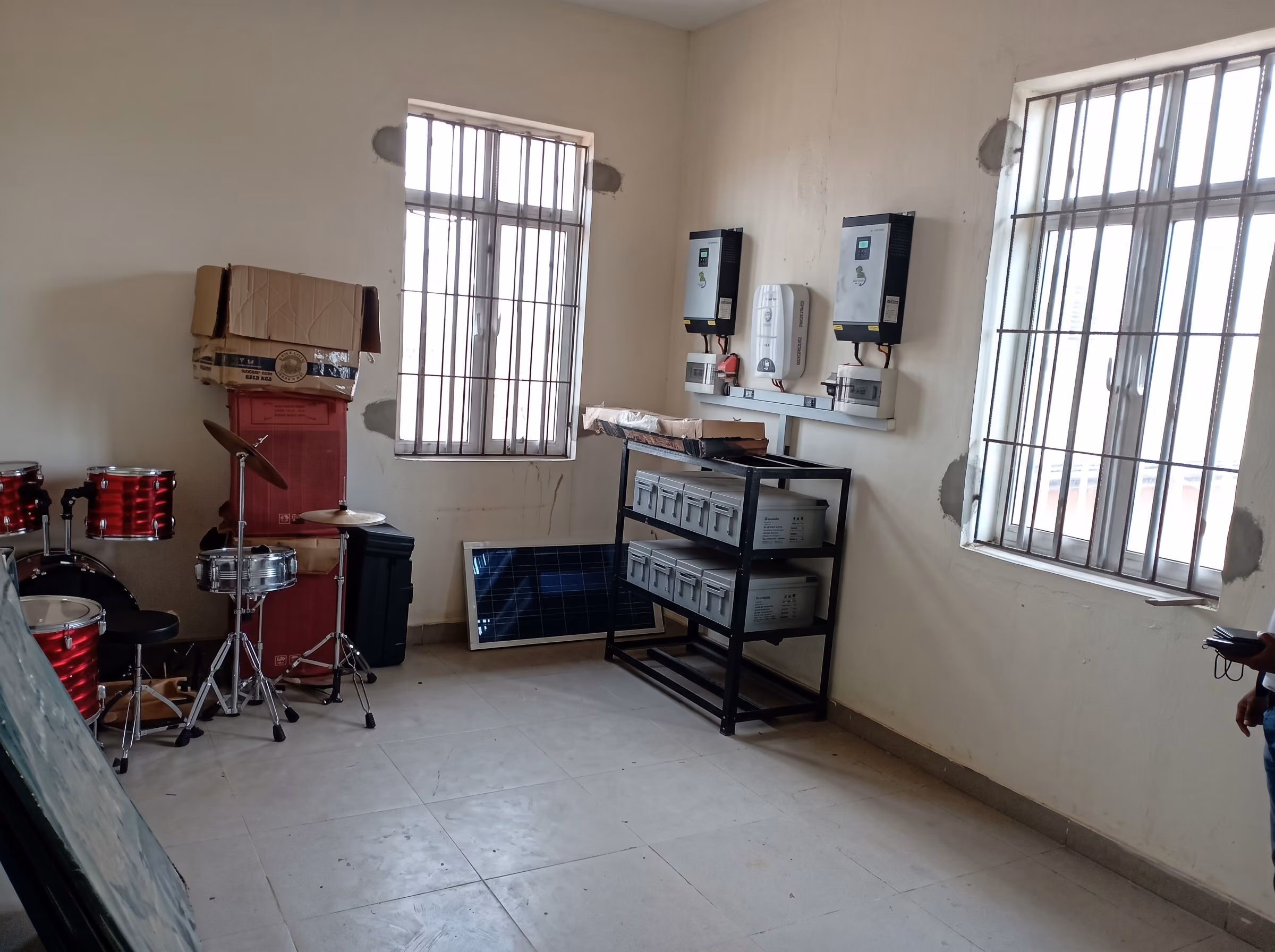 Solar-powered e-library learning space