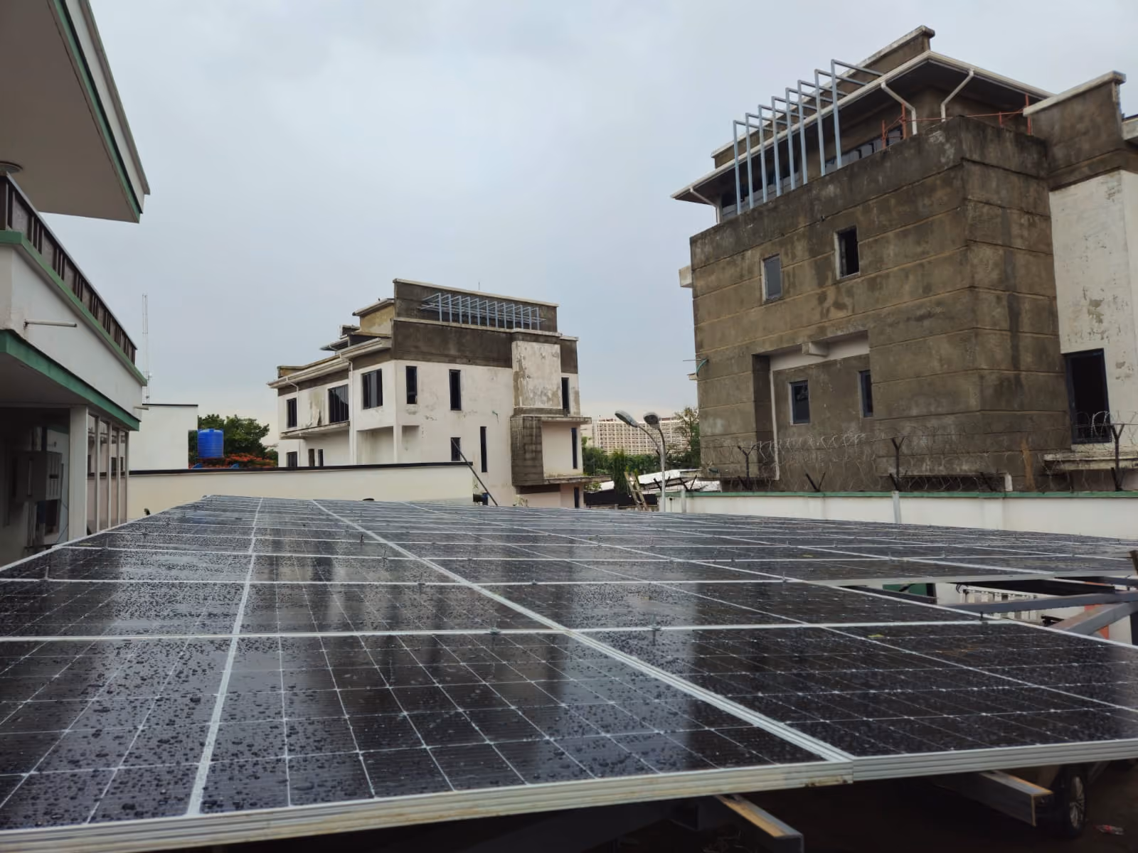 PLANE DAI solar and battery storage system