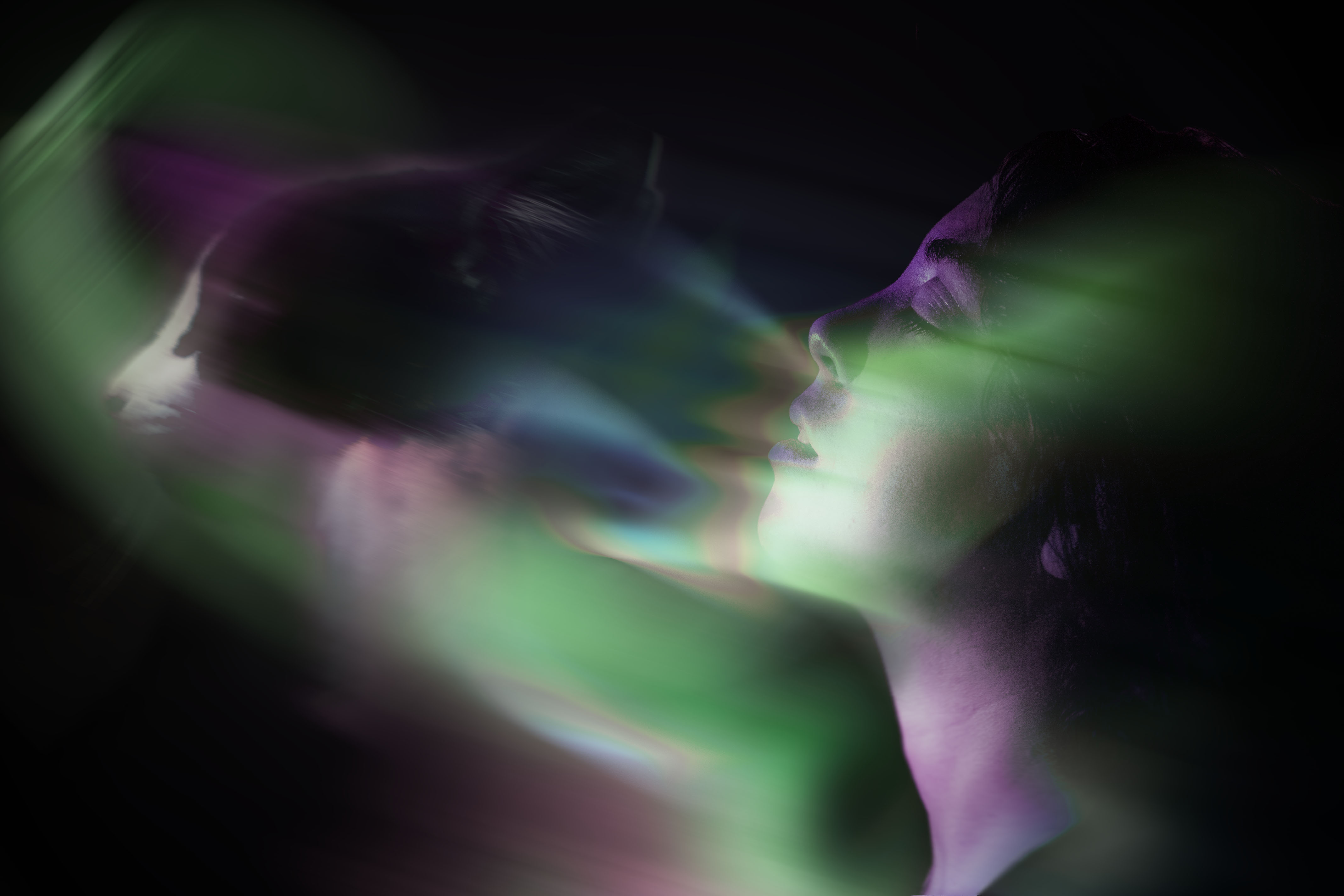 Afuentesal con un holograma de gato