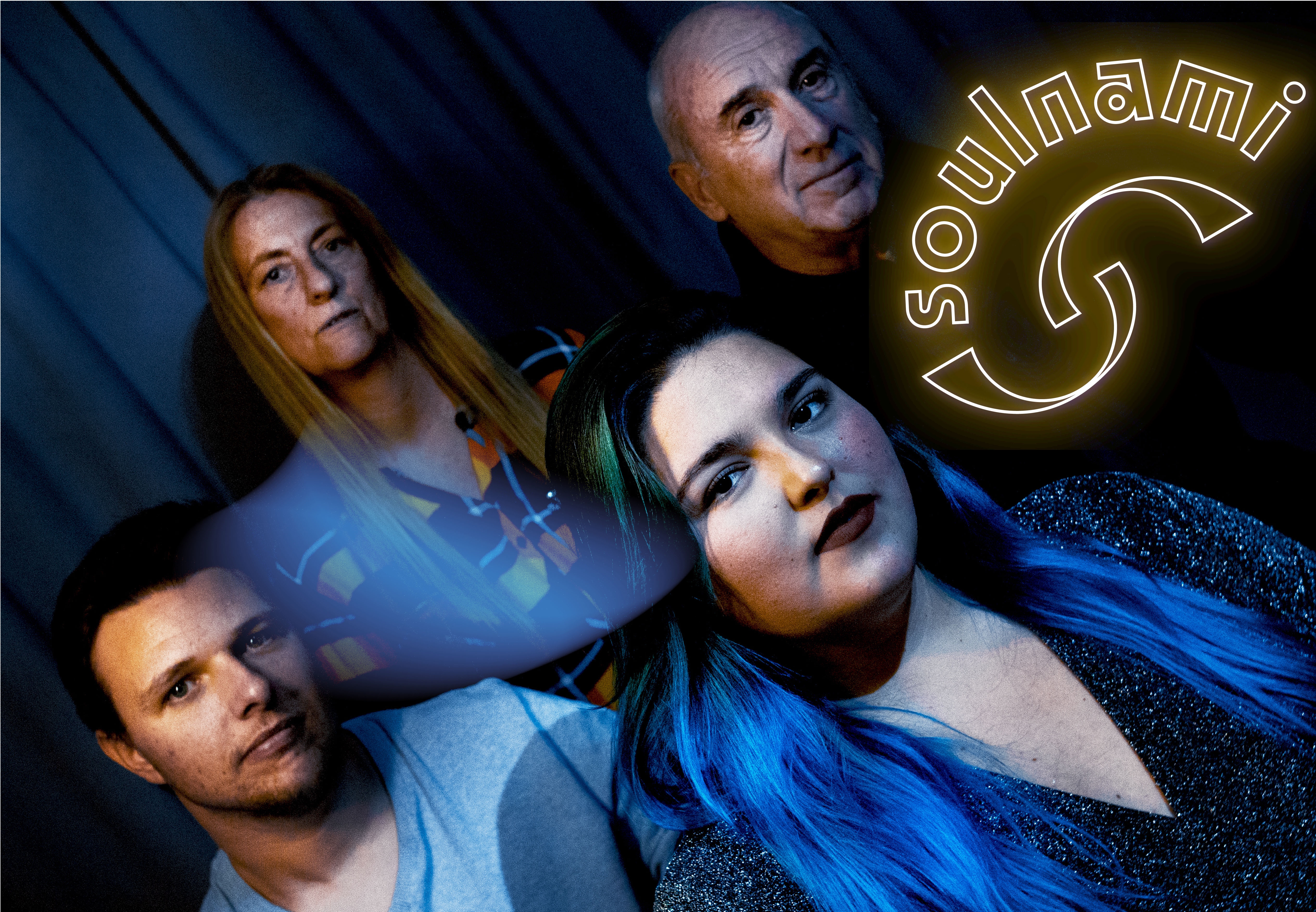 Foto grupal de Soulnami con su logo