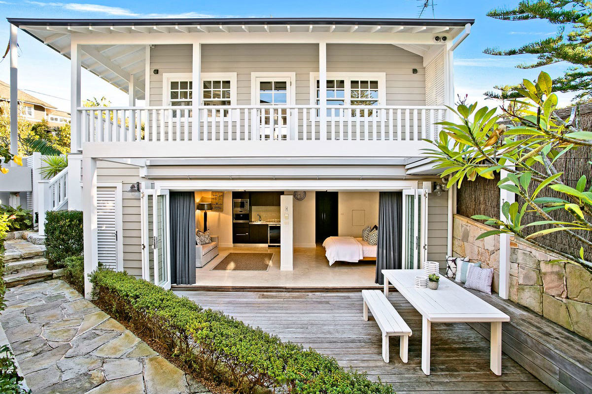 Hamptons style house design, constructed by Evolution Property 