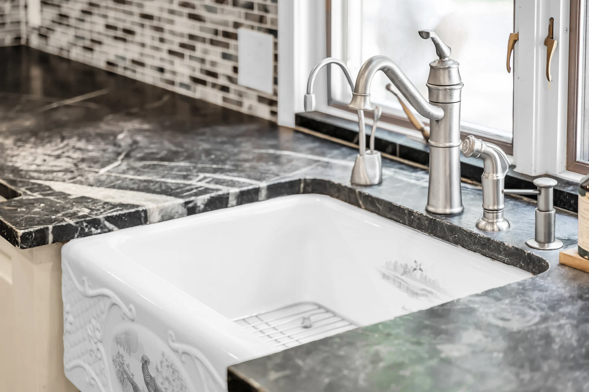 Interiors · Kitchen sink and finishes