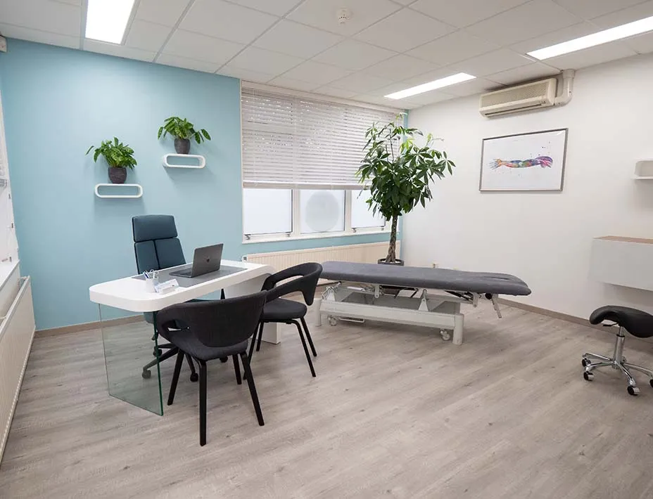 Behandelkamer van PhysiqCare Fysiotherapie in Zoetermeer