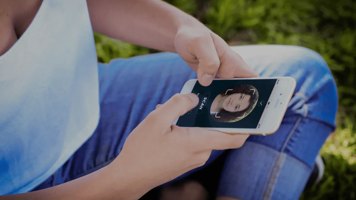 Recognizing facial features in the authentication process