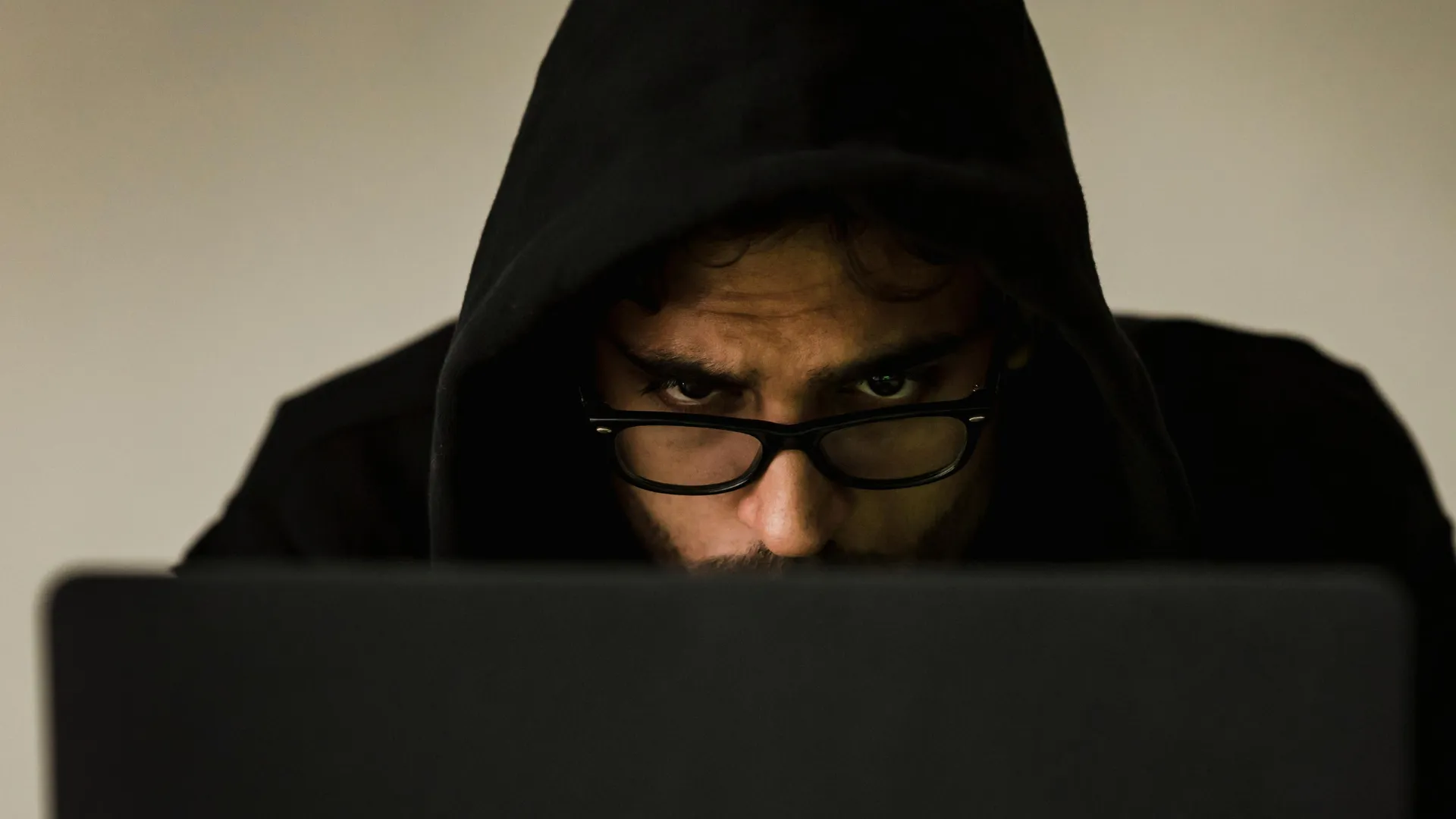 Fraude documentaire : l’essor du faux numérique et le rôle clé des logiciels OCR