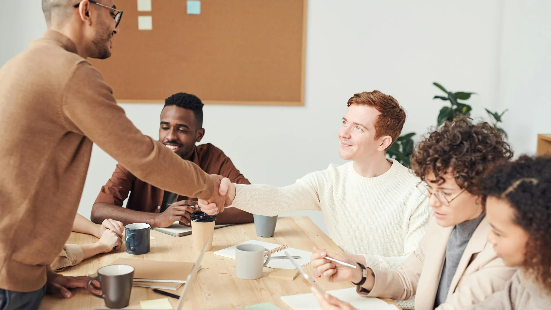 Sumsub vs. Dataleon : Quel fournisseur KYC choisir pour garantir la conformité et l'efficacité de votre entreprise ?