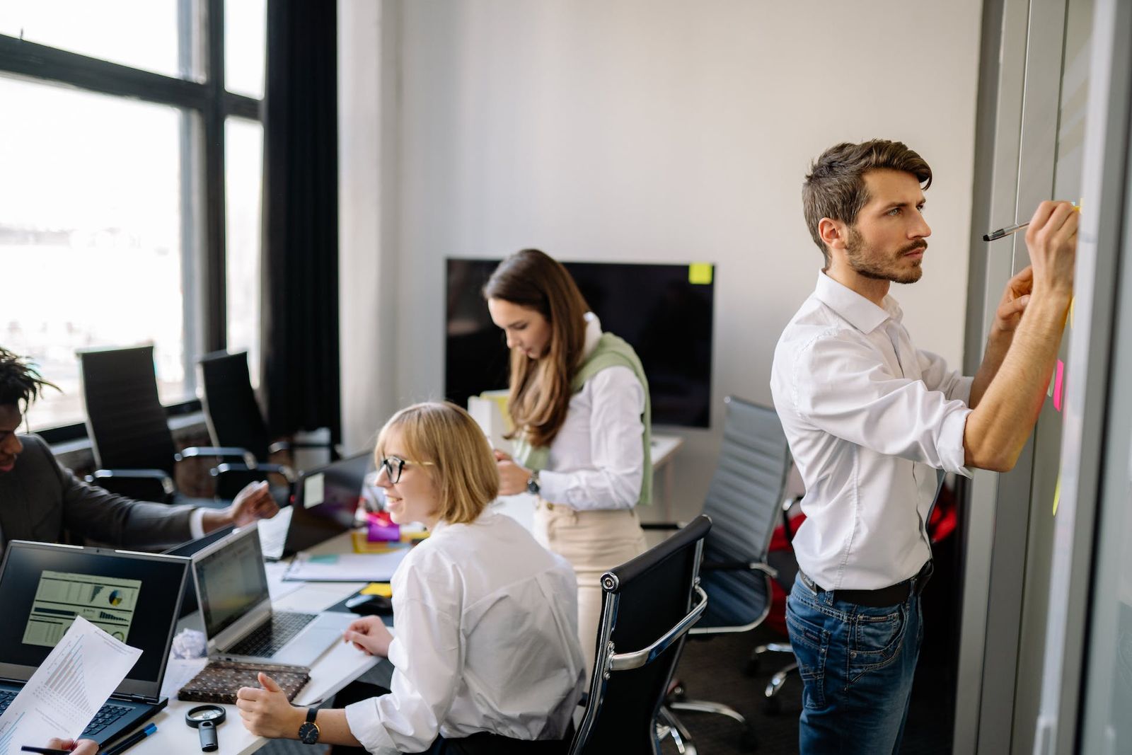 Reschedule Meeting Email: Tips and Examples
