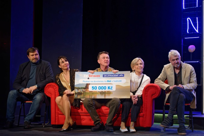 Divadlo Na Jezerce - Občan první jakosti (foto: Martin Šimral)