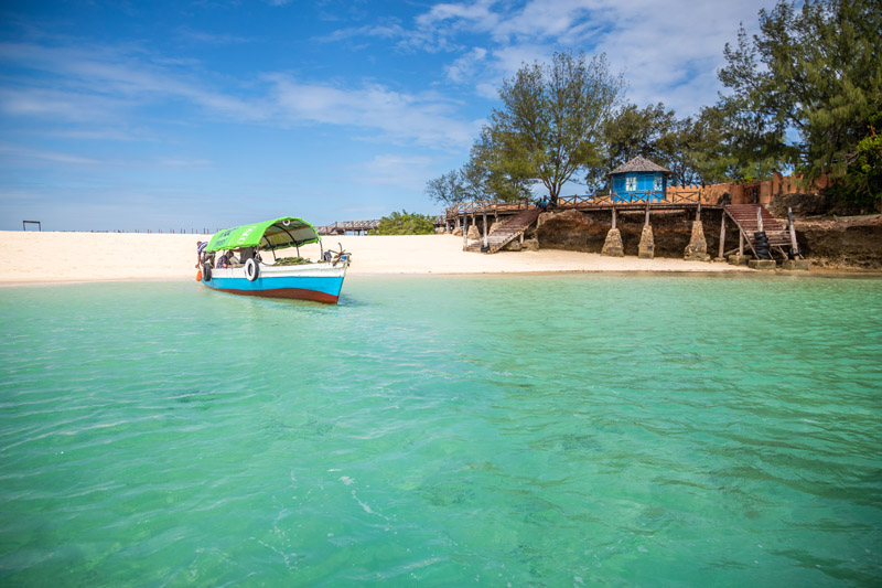 Blue Safari -  Zanzibar > Play > Experience