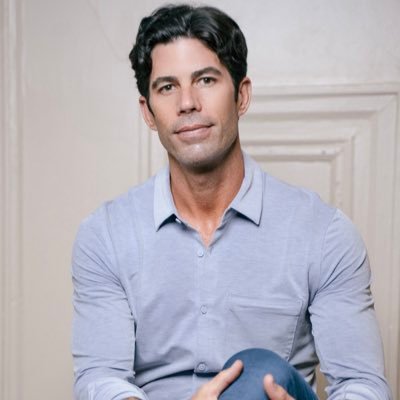 Nicholas Ferroni presenting at MoteCon.